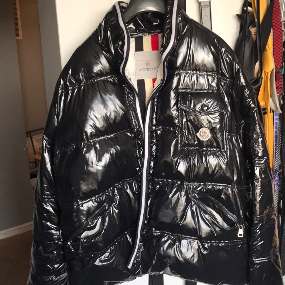 Men’s Moncler bubble coat (black)